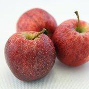Jablka (kg)